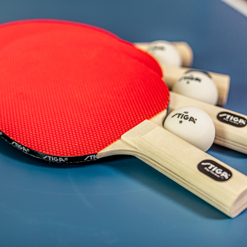 RACKET DESIGN – A sturdy table tennis racket with a straight handle, 5-ply blade, and short pips rubber._5
